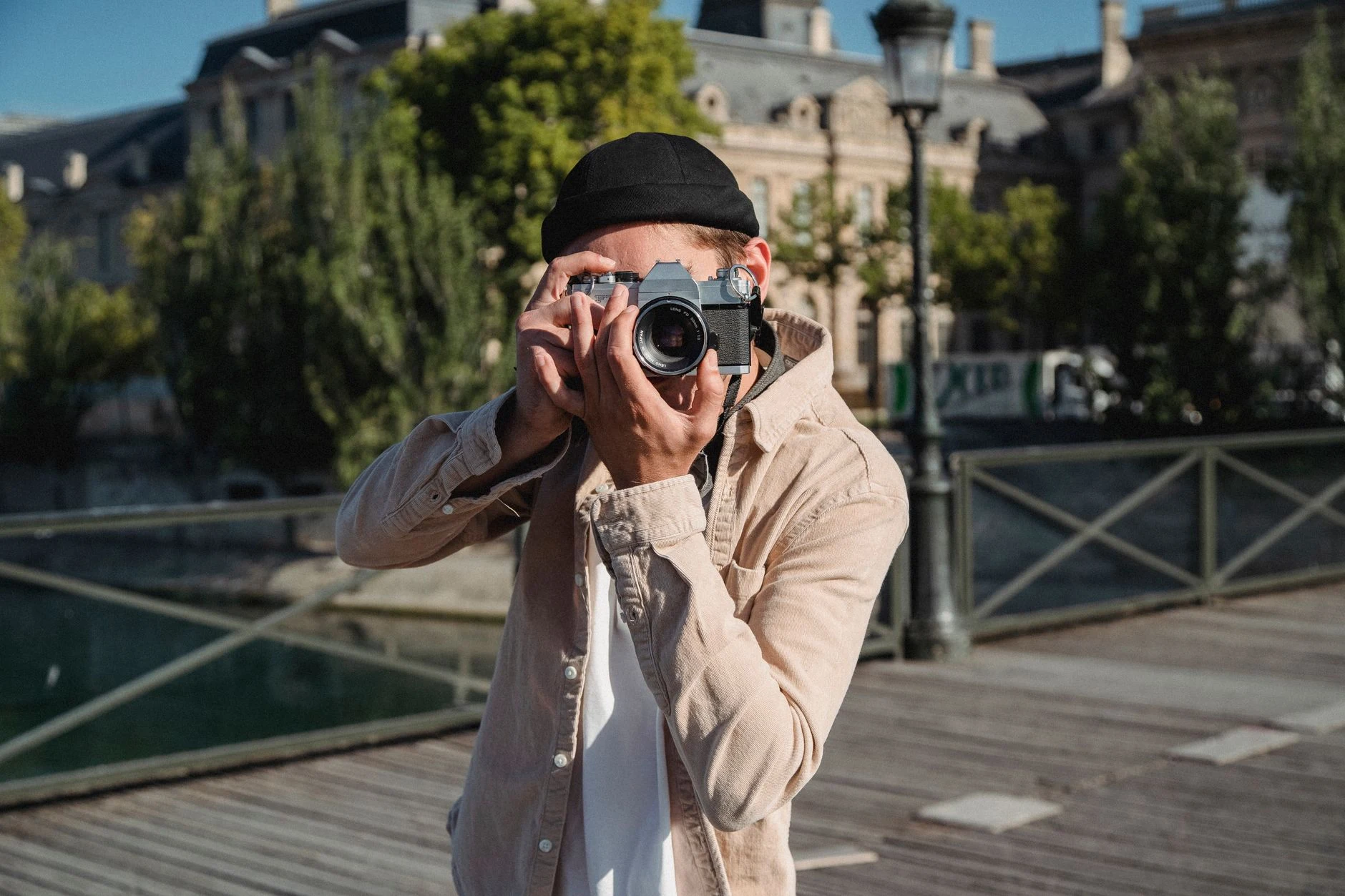 Appareil photo hybride : Définition, caractéristiques et conseils